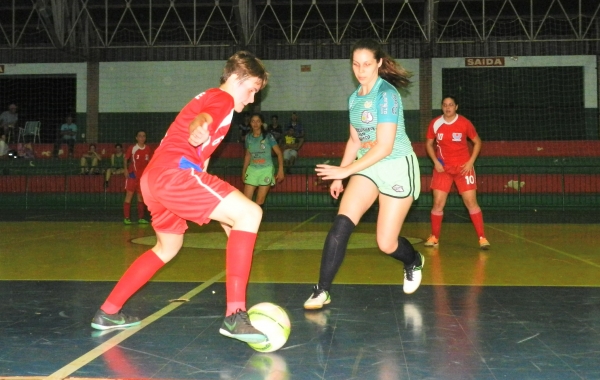 MUNICIPAL DE FUTSAL: Dois jogos do feminino e um do masculino hoje