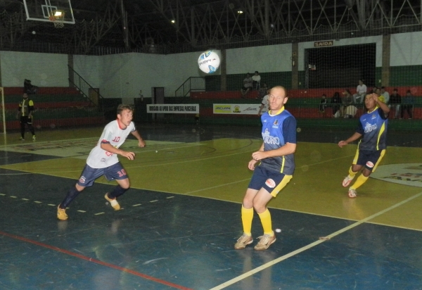 TROFÉU DIFUSORA: Frigorosa/ Copagril/ Nova Santa Rosa Futsal joga