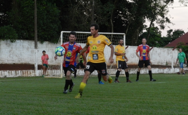 Olho na Bola - NotíciasRodada do Veterano abre hoje terceira semana do  Municipal de Futebol Suíço; resultados